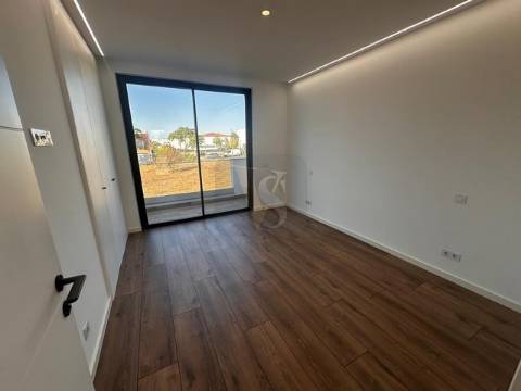 Moradia Geminada T3 Venda em Moncarapacho e Fuseta,Olhão