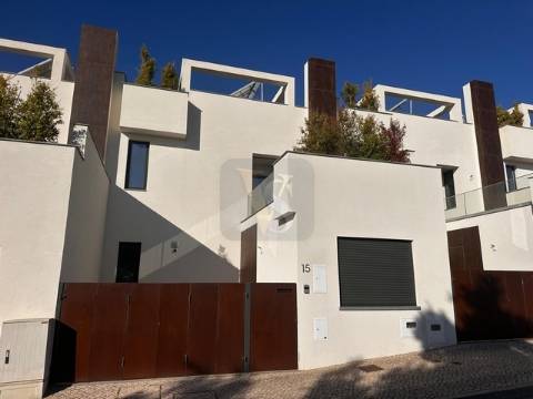 Moradia Geminada T3 Venda em Moncarapacho e Fuseta,Olhão