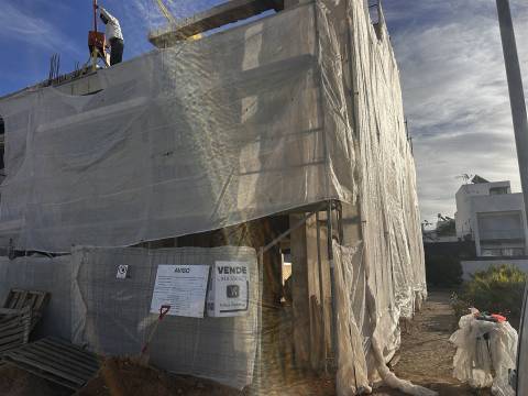 Moradia Geminada T3 Venda em Quelfes,Olhão