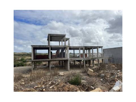 Moradia Isolada T4 Venda em Quelfes,Olhão