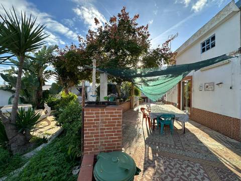 Moradia T1+1 Venda em Quelfes,Olhão