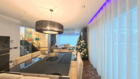 Moradia T4+2 Venda em Quelfes,Olhão