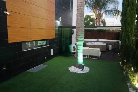 Moradia T4+2 Venda em Quelfes,Olhão