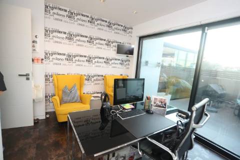 Moradia T4+2 Venda em Quelfes,Olhão