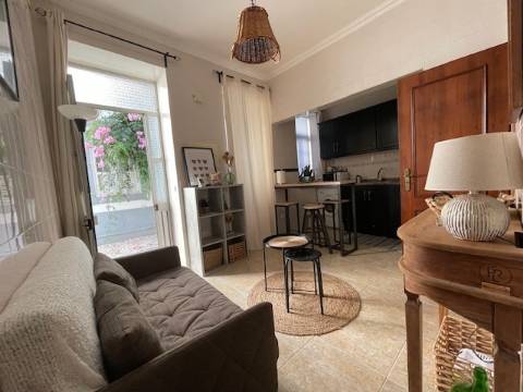 Moradia V2, com terraço, Baixa de Olhão