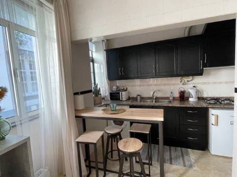 Moradia V2, com terraço, Baixa de Olhão