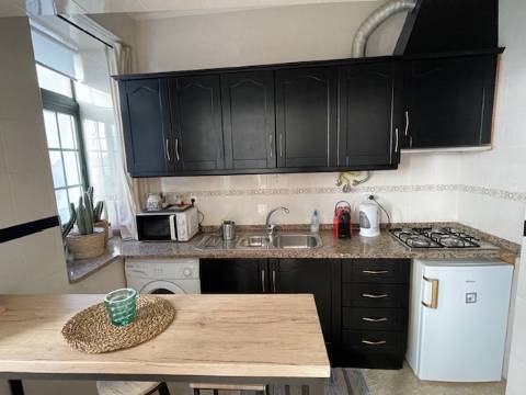 Moradia V2, com terraço, Baixa de Olhão