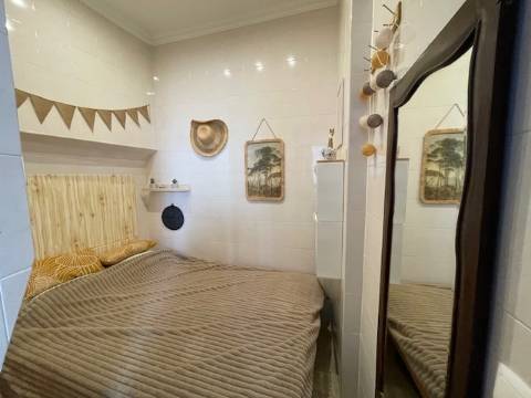 Moradia V2, com terraço, Baixa de Olhão