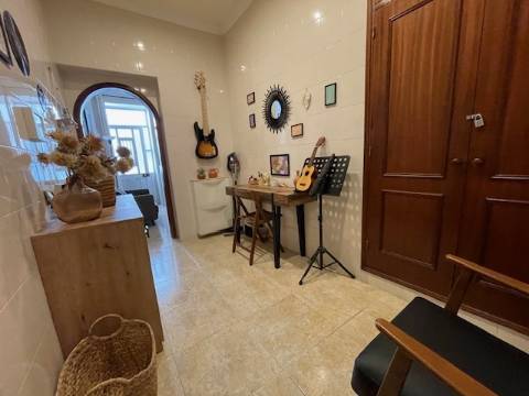 Moradia V2, com terraço, Baixa de Olhão