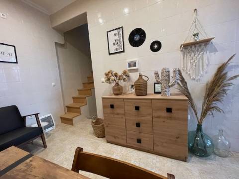 Moradia V2, com terraço, Baixa de Olhão