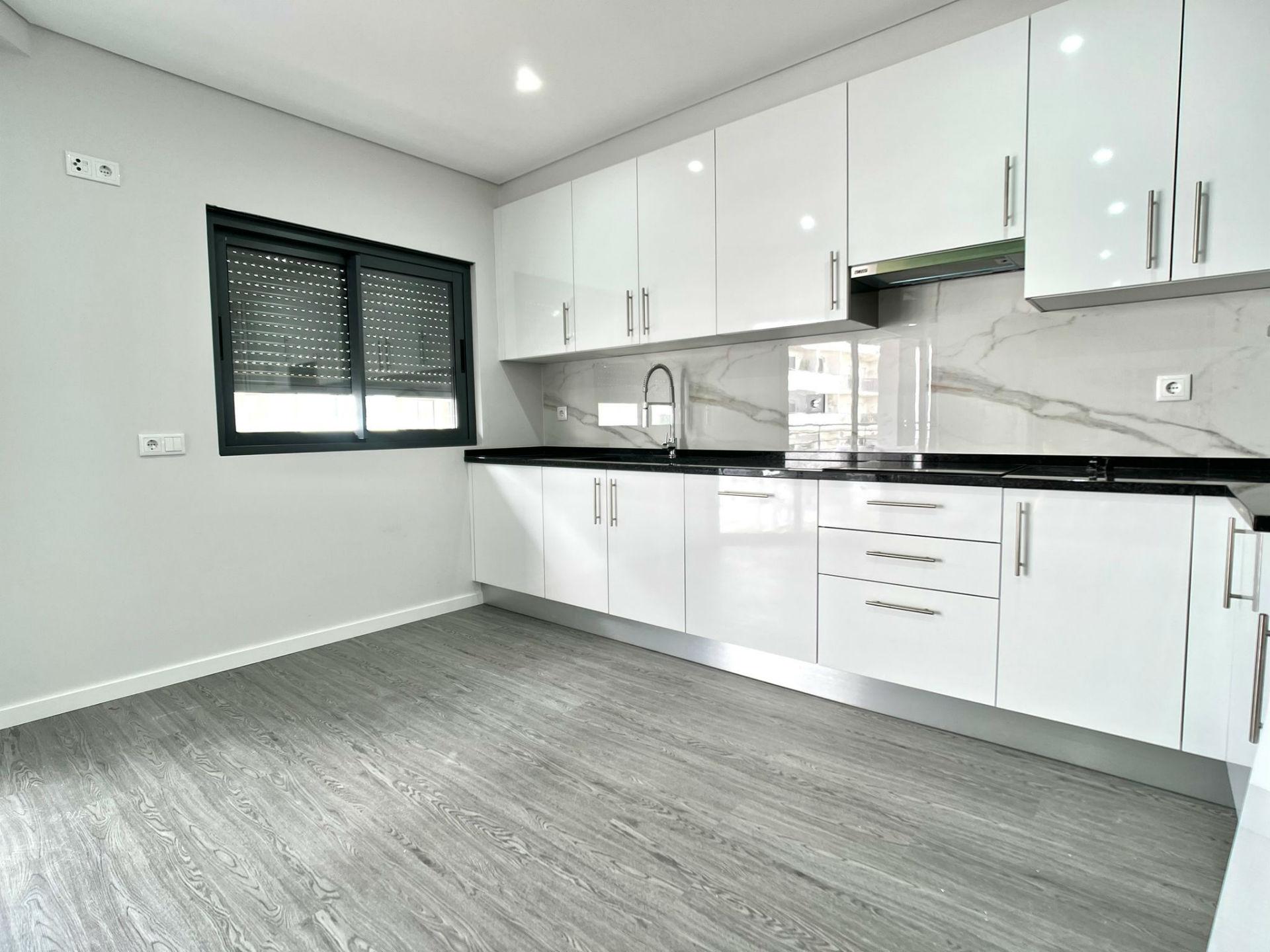 Apartamento T4 Venda em Quelfes,Olhão