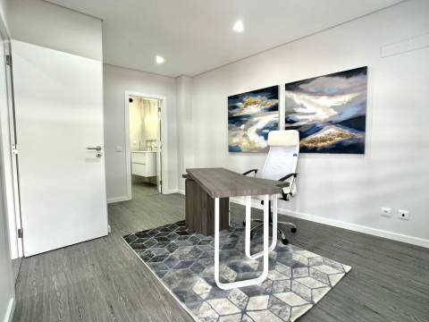 Apartamento T4 Venda em Quelfes,Olhão