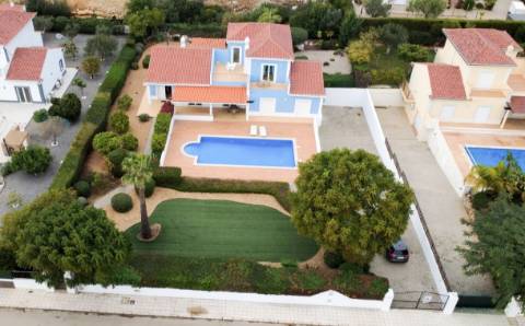 Moradia T4 Venda em Quelfes,Olhão