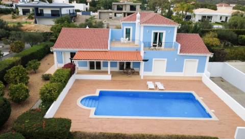 Moradia T4 Venda em Quelfes,Olhão