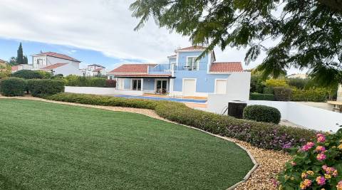 Moradia T4 Venda em Quelfes,Olhão