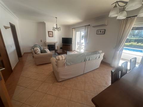 Moradia T4 Venda em Quelfes,Olhão