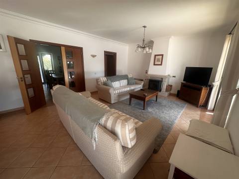 Moradia T4 Venda em Quelfes,Olhão