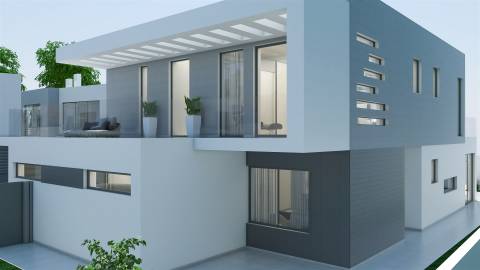 Moradia V4 com Garagem, Piscina Privativa e Possibilidade de Cave