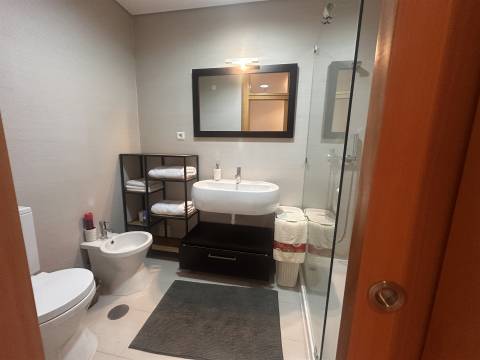 Apartamento T3 com garagem e terraço privativo