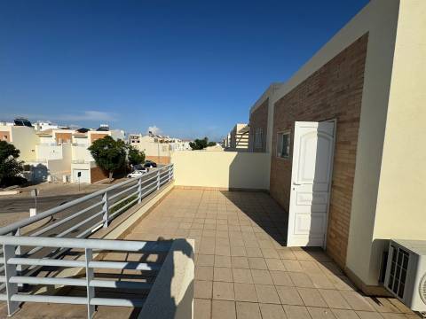Moradia Geminada T4 Venda em Quelfes,Olhão