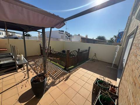 Moradia Geminada T4 Venda em Quelfes,Olhão