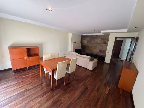 Moradia Geminada T4 Venda em Quelfes,Olhão