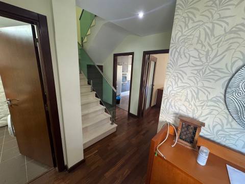 Moradia Geminada T4 Venda em Quelfes,Olhão