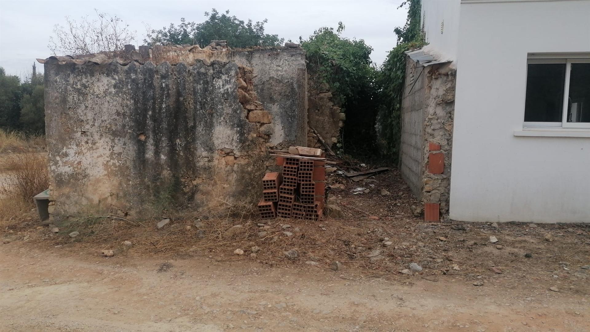 Terreno Urbano T3 Venda em Moncarapacho e Fuseta,Olhão