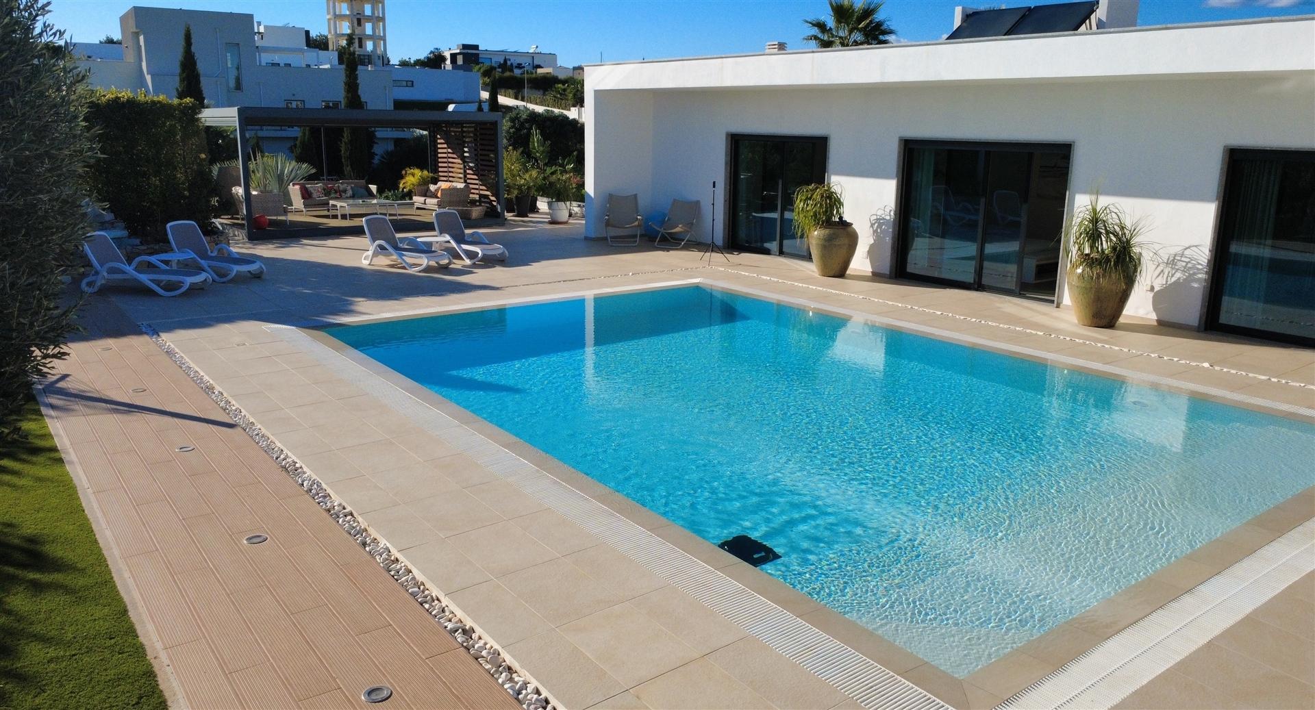 Moradia Isolada T3+1 DUPLEX Venda em Quelfes,Olhão