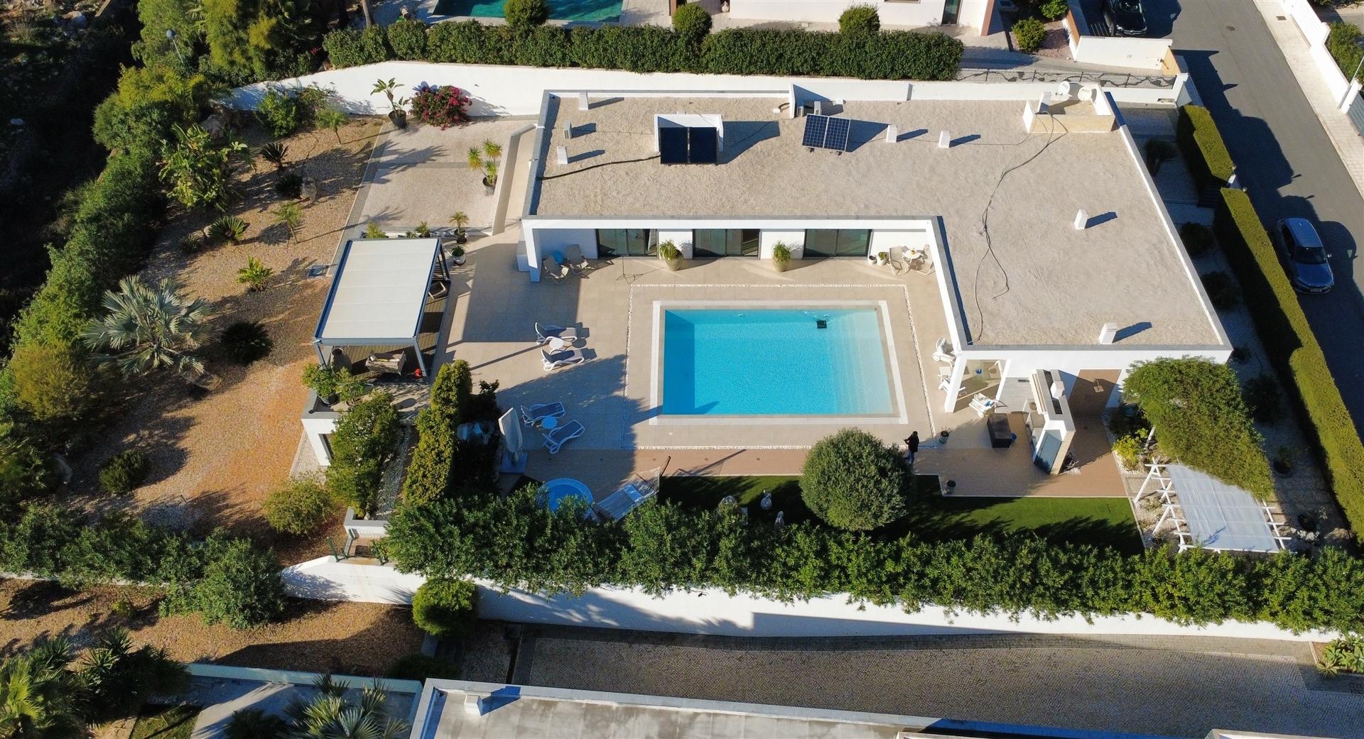 Moradia Isolada T3+1 DUPLEX Venda em Quelfes,Olhão