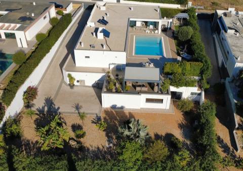 Moradia Isolada T3+1 DUPLEX Venda em Quelfes,Olhão