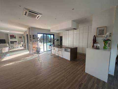 Moradia Isolada T3+1 DUPLEX Venda em Quelfes,Olhão