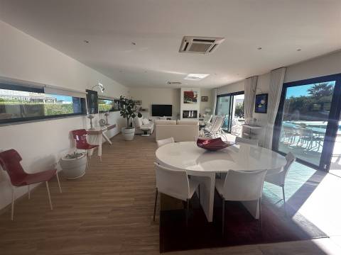 Moradia Isolada T3+1 DUPLEX Venda em Quelfes,Olhão
