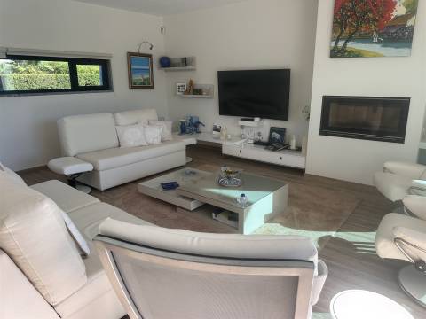 Moradia Isolada T3+1 DUPLEX Venda em Quelfes,Olhão