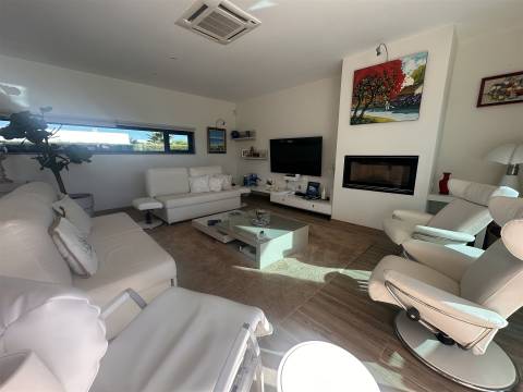 Moradia Isolada T3+1 DUPLEX Venda em Quelfes,Olhão