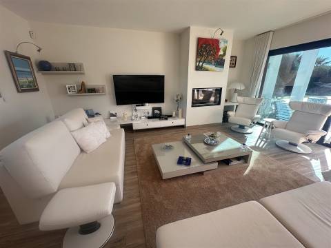 Moradia Isolada T3+1 DUPLEX Venda em Quelfes,Olhão