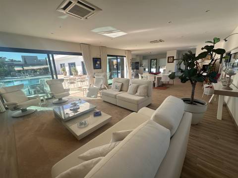 Moradia Isolada T3+1 DUPLEX Venda em Quelfes,Olhão