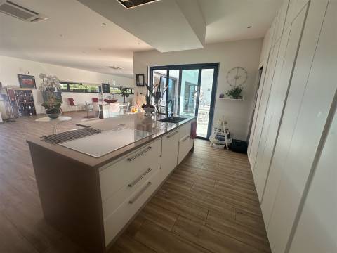 Moradia Isolada T3+1 DUPLEX Venda em Quelfes,Olhão