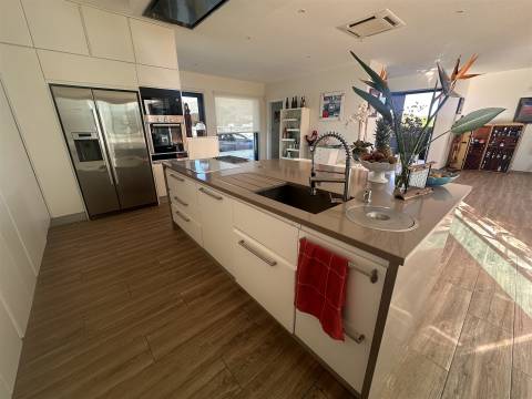 Moradia Isolada T3+1 DUPLEX Venda em Quelfes,Olhão