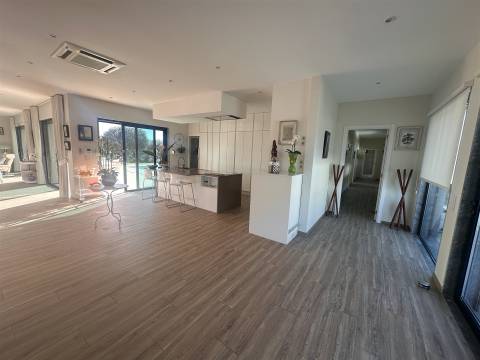 Moradia Isolada T3+1 DUPLEX Venda em Quelfes,Olhão