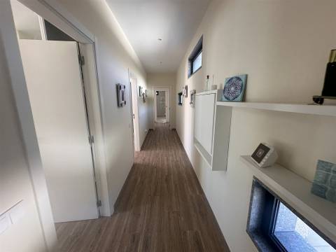 Moradia Isolada T3+1 DUPLEX Venda em Quelfes,Olhão