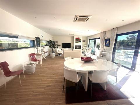 Moradia Isolada T3+1 DUPLEX Venda em Quelfes,Olhão