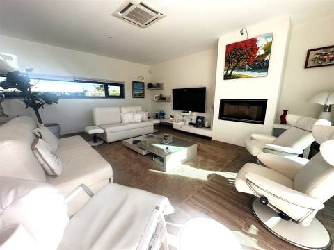 Moradia Isolada T3+1 DUPLEX Venda em Quelfes,Olhão