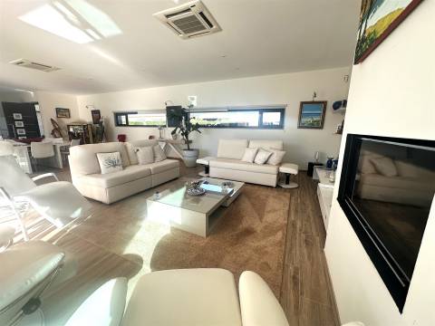 Moradia Isolada T3+1 DUPLEX Venda em Quelfes,Olhão