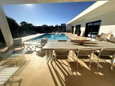 Moradia Isolada T3+1 DUPLEX Venda em Quelfes,Olhão