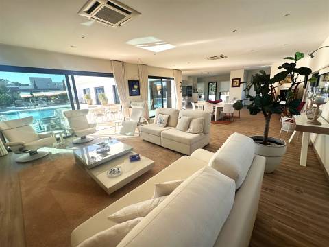 Moradia Isolada T3+1 DUPLEX Venda em Quelfes,Olhão