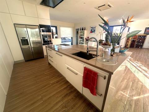 Moradia Isolada T3+1 DUPLEX Venda em Quelfes,Olhão