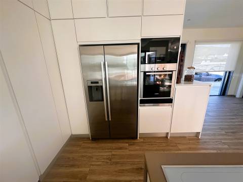 Moradia Isolada T3+1 DUPLEX Venda em Quelfes,Olhão