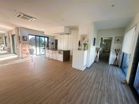 Moradia Isolada T3+1 DUPLEX Venda em Quelfes,Olhão