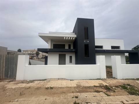 Moradia Isolada T4 Venda em Quelfes,Olhão